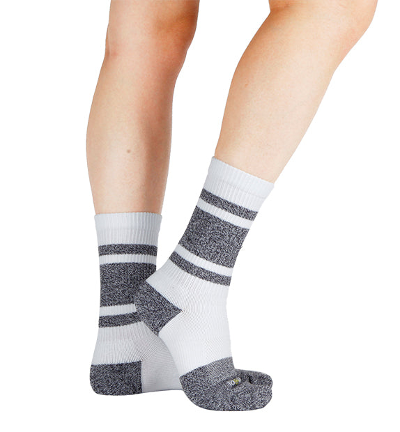 #color_black-white-white