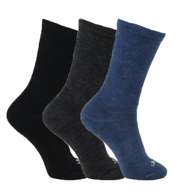 Relax Fit Non-Binding Crew Socks