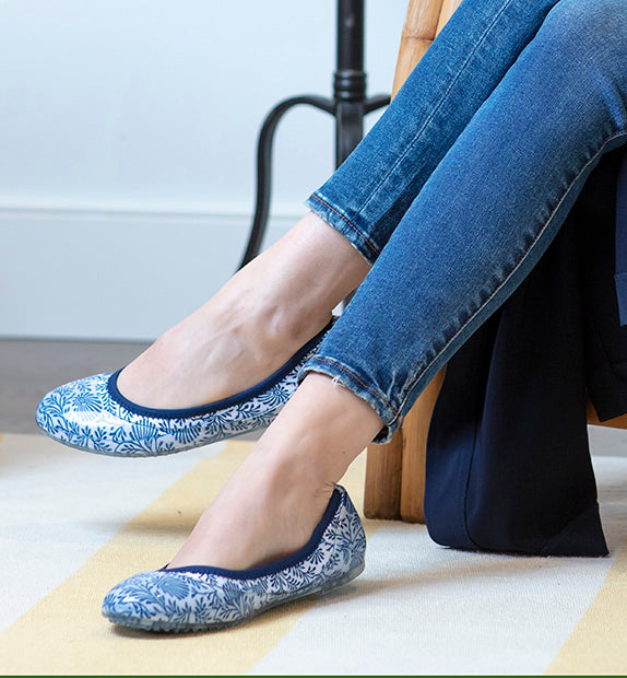 ja-vie blue china floral jelly flats shoes
