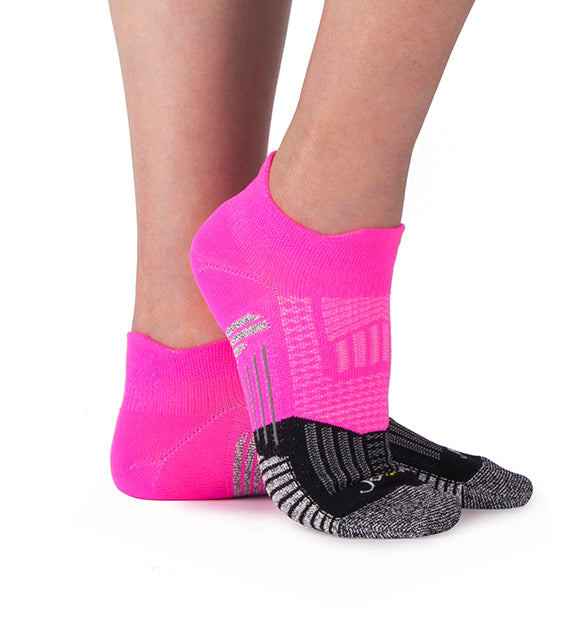 #color_black-white-pink