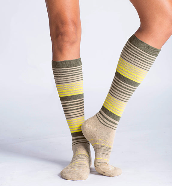 #color_black-navy-solids-white-khaki-fuchsia-stripes